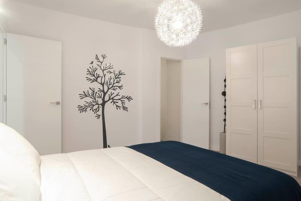 Moderno Apartamento En Plaza Merced مالقة المظهر الخارجي الصورة