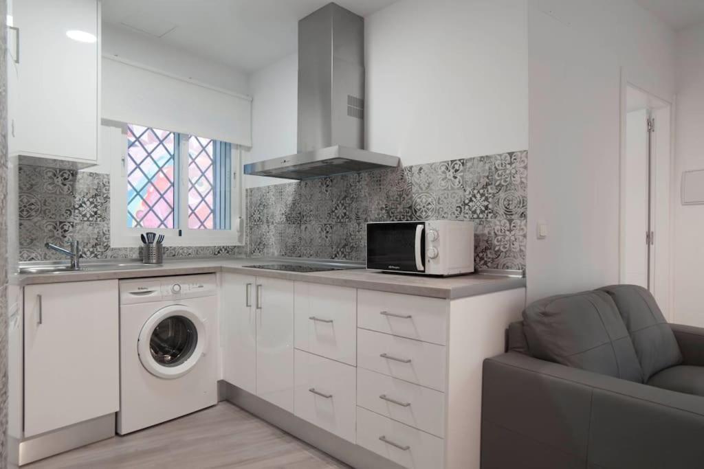 Moderno Apartamento En Plaza Merced مالقة المظهر الخارجي الصورة